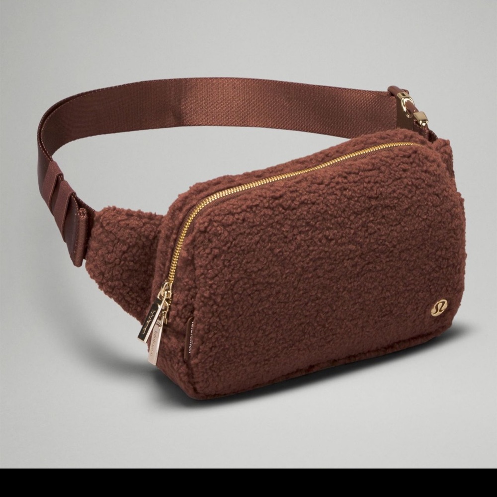 Everywhere Beltbag Large 2L Fleece. Brand new. Brown/Earth Gold